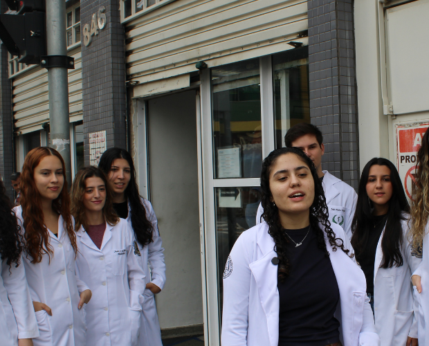 Acad�micos de Medicina conscientizam sobre import�ncia da doa��o de sangue